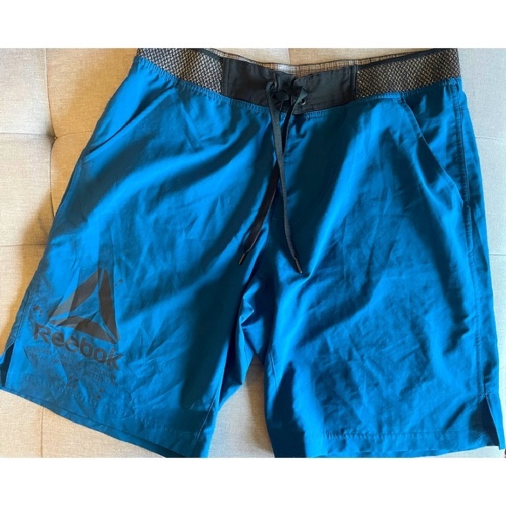 Reebok short size M